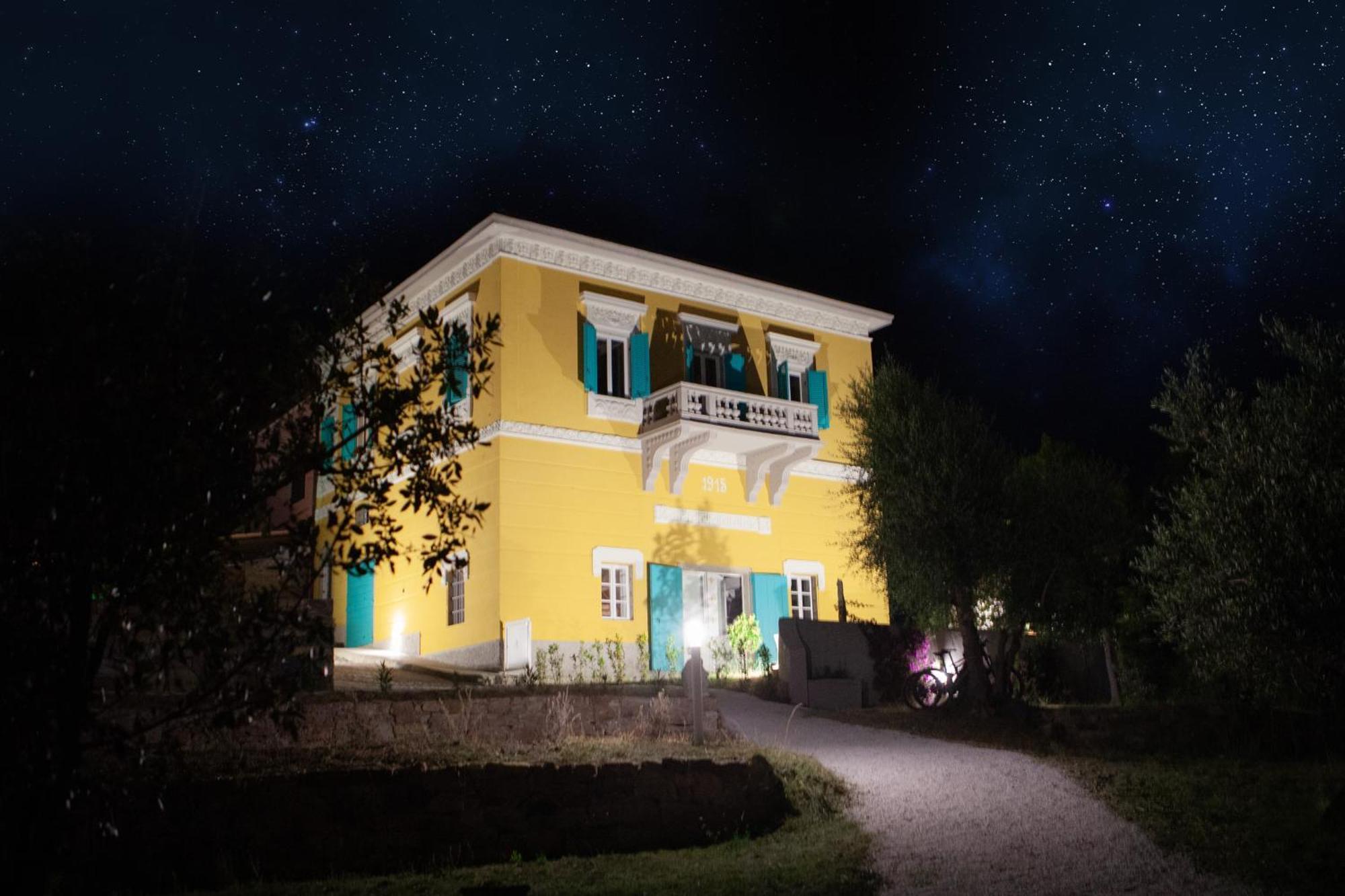 Villa Le Api マリーナ・ディ・カンポ エクステリア 写真